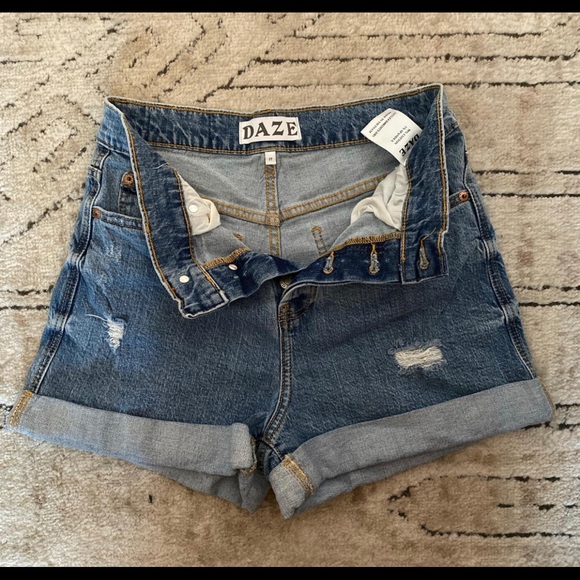 High waist short - Picture 2 of 3